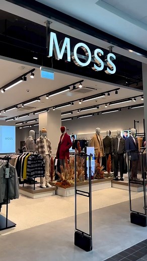 Introducing Moss Bros. brand new flagship store 👔 Their line-up of tailoring, casual pieces, accessories and Custom Made services will style you for all life’s moments. Whether you need to sort an outfit for a big event or want to elevate your everyday look, book an appointment today for expert input from Moss Manchester’s style advisors🙌 | Manchester Arndale