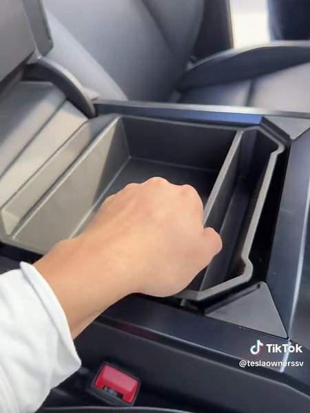 Inside the Tesla Cybertruck #tesla #tsla #fyp #viral #cybertruck #teslacybertruck 🎥 @TESPLUS #elonmusk