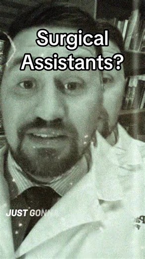 ✨ Surgical Assistants: What You Should Know ✨ Patients often ask: “Will surgical assistants be part of my procedure?” The answer is yes — and there are pros and cons. ✅ Pros: Surgical assistants help with efficiency, safety, and support so the procedure runs smoothly. ⚠️ Cons: You don’t want assistants taking the lead on critical steps that should be performed by your surgeon. That’s why at Pacific Sound Plastic Surgery, Dr. Kristopher Day is always present, guiding, and actively participating i