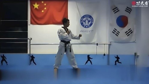 跆拳道后腿横踢接后踢动作教学第二课