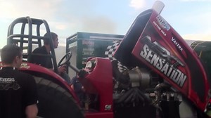 Warm Up Next Sensation Valtra Pro Stock (NL) @ Tractor Pulling Edewecht 2019 Video by Peter Pröbsting | Tractor Pulling Fotos and Videos