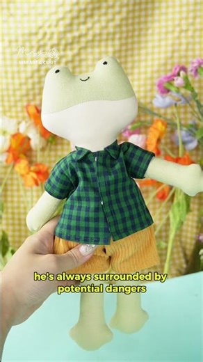 Why Don’t Frogs Close Their Eyes When They Sleep? 🐸😴 | Plushie Science Storytime