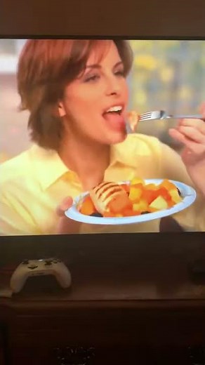 Dixie Ultra Plates Commercial