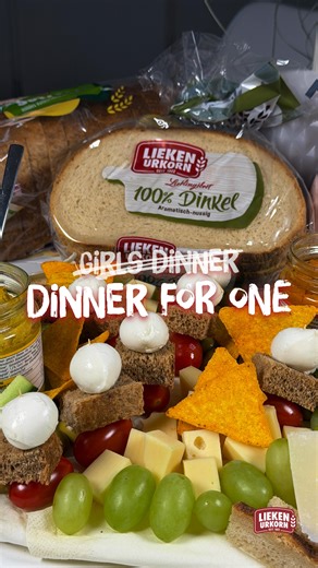 Same procedure as every year - nur mit Snackplatte🥂 Ein Toast auf Sir Toby & auf gute Stullen zum Jahreswechsel 🫶 #lieken #liekenurkorn | Lieken Urkorn