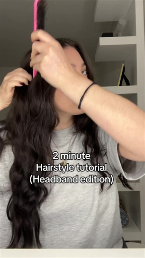 2-Minute Headband Hairstyle Tutorial: Quick & Easy Look