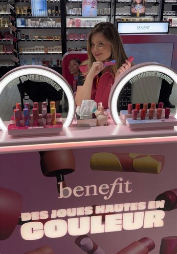 Il faut avoir du cardio pour suivre @Marianne 🥵 Jusqu’au 23 mars, fonce découvrir le podium Benefit au Sephora des Champs Élysée 💗 Au programme : 🌈 Découverte des nouveautés blushs Juice Stick et Play Daze 🎨 Test de colorimétrie 🛍️ Offre exclusive #sephorafrance #juicestick #playdaze