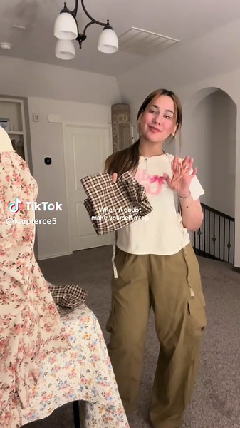 Super easy top to make if you don’t wanna waste a lot of fabric. Will post an in depth tutorial soon ! #sewtok #makingclothes #crafting #fyp #foryoupage #sewingcommunity #sewingcommunityoftiktok #wardrobe