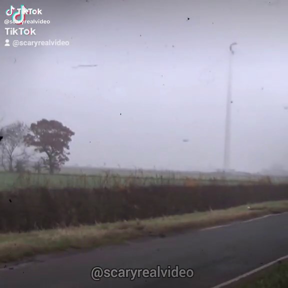 😳? #scary #slenderman #horrorvideo #scaryvideos