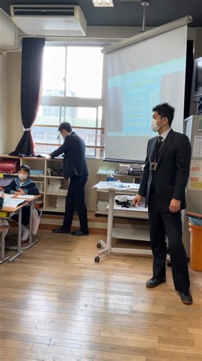 鹿児島大学教育学部附属小学校 on Instagram: "社会科は、よりよい社会を切り拓く子どもについて、研究しています。授業では、鹿児島市のまちづくりの推進に向けた解決策について、自分ごととして語る姿が見られました。 当日をお楽しみにされてください。 #鹿児島大学教育学部附属小学校 #附属小学校 #社会科"