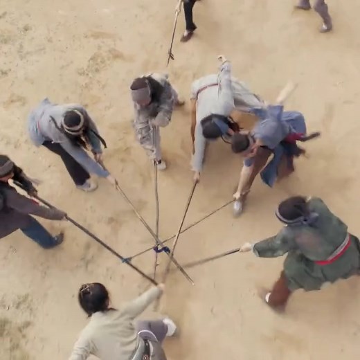 Fighting one against many, he successfully rescued the kidnapped bride Drama Name：Legend of the Undercover Chef S2 鹊刀门传奇2 #drama #kungfu #cdrama #赵本山 #鹊刀门传奇 #LegendoftheUndercoverChef #ancient | 花生追剧