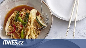 Kimči je receptem na dlouhověkost. Jak ho připravíte krok za krokem - iDNES.cz