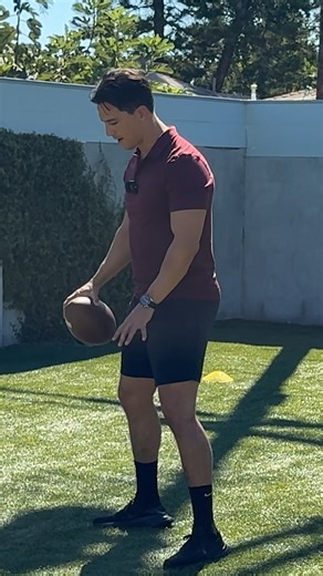 🔥 If your throw feels weak, inaccurate, or inconsistent… it’s probably your LOWER BODY. Most quarterbacks blame their arm when their real issue is how they load, rotate, and transfer force from the ground up. In this video, I break down the exact lower-body mechanics that create real throwing power: ✅ Proper load and posture ✅ Hip-shoulder separation ✅ Driving force from the back leg ✅ Stabilizing the front side ✅ Smooth energy transfer into the throw Fix this, and your throw immediately become