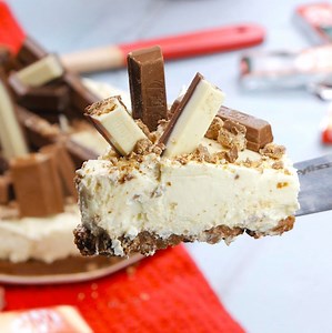 KitKat cheesecake