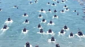 The fishing season has resumed in the South China Sea. A photographer captured footage of over 200 fishing boats setting sail from the port in Raoping, Guangdong, creating a spectacular scene. Click on the video to see the boats in action. #fishing #fishingtrip #drone #footage #spectacular #scene #diversifiedchina Courtesy of Douyin Hxg412753 | CGTN China24