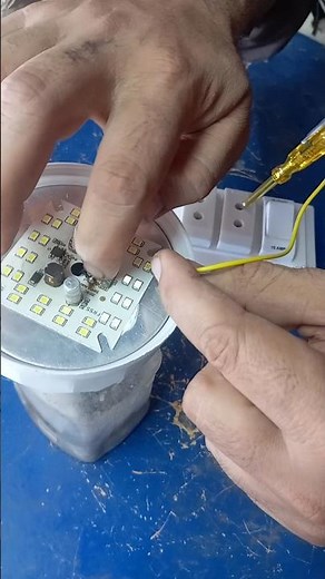 LED bulb testing with phase tester