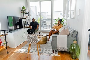 A 550-Square-Foot Apartment Masterfully Fits a Ton of Function in a Small Space