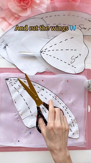 DIY & Tutorials Giant Flowers | Alina Zadorozhna on Instagram: "Tutorial + templates on my YouTube, link in bio✨ Let’s create!🤗💓💓💓 And a little update: I just received a new fabric, so soon more Butterflies and Flowers!🤫🎉🎉🎉 #silkbutterfly #giantbutterfly #organzabutterfly #butterfly #butterflies #3dbutterfly #giantflowers #giantflower #silkflowers #silkflowersarrangement #foamflowers #paperflowers #paperbutterfly #papercrafts"