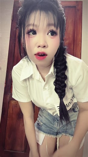 Video của Nguyễn Ánh Hồng 92 (@nguyenanhhong04) với bản nhạc original sound - pham linh chao xinn