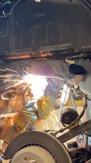 🔧 Watch This Jeep Level Up: KING Coilover + EVO Lift Install!