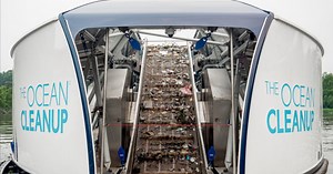 Coldplay taja Interceptor 005 bersihkan sungai Malaysia | Harian Metro