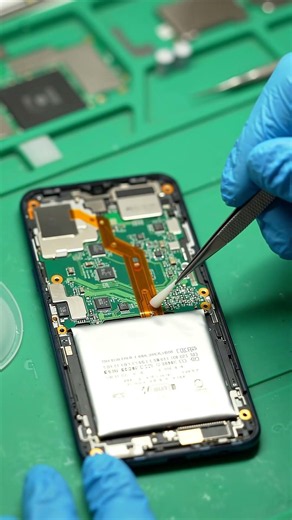 Can This Broken Phone Be Fixed? 🔧📱
