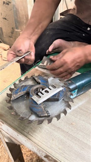 Trick to the saw blade using rope #carpenter #woodworking