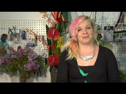 Easy-to-Make Flower Arrangements for Baby Showers : Floral Tips & Ideas