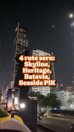 Waktunya keliling Jakarta naik Open Top Bus, bisa liat view malam hari #shorts #enjoyjakarta