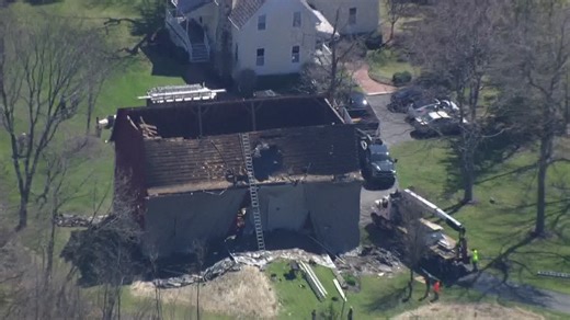 Barn collapses in Mequon with people inside