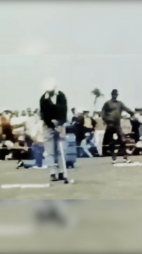 -SEAMLESS- Ben Hogan demonstrates his seamless move from setup to swing, never gets static with wonderful rhythm and flow. #benhogan #benhogangolf #benhoganswing #golfposture #golfswing #golfsetup #golfrhythm #golftempo #golfer #flow | All _Things_Ben Hogan