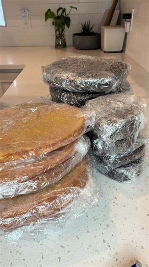 Baking day 💕 #bakingtiktok #caketok #saturday #cakeinspo