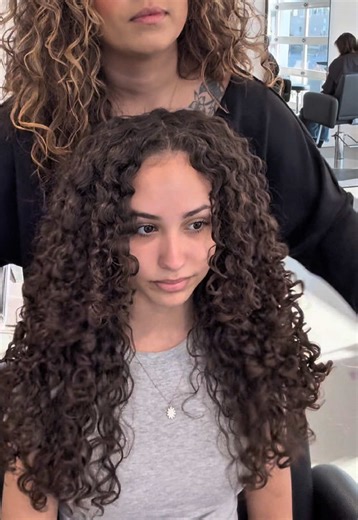 Lauren Taylor (@unityhairco)’s video of curly cut