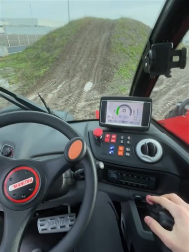 Manitou MLT 850: A Giant in Agriculture