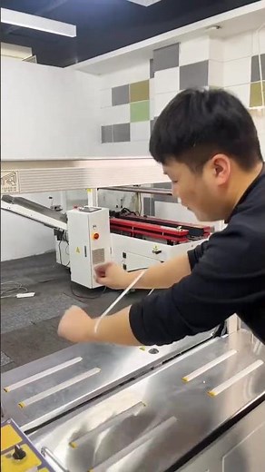 High-speed cardboard box strapping machine, one strap per second, no jamming!#Automatic Packaging