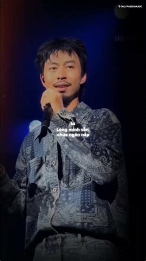 "Có cánh hoa nào không tàn..." #ddnxuhuong #den #denvau #muoinam #ngoclinh