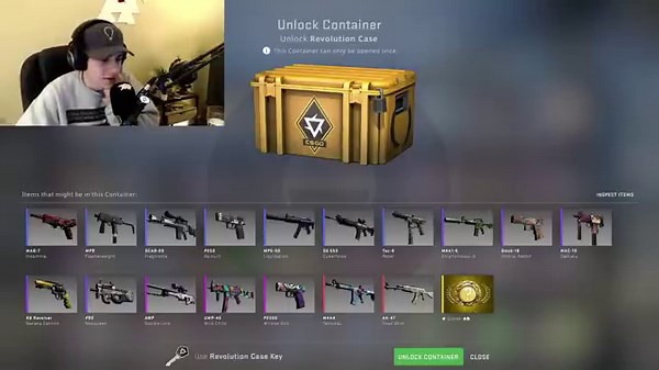 Unboxing the new Revolution Case (First Gold)