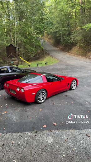 Exploring the C5 and C6 Corvette Models