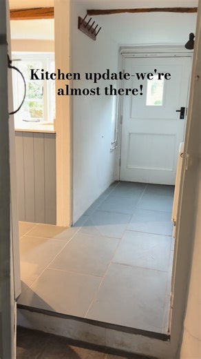 Cosy Holiday Cottage in Dorset on Instagram: "Well… we’re almost there The beautiful slate floor is finished, the quartz worktops are in, and we finally have a working sink, dishwasher, oven, and induction hob. Now it’s over to me to finish the decorating and add the final touches with some tiling. Can’t wait to see it all come together at Blackbird Cottage • • • #BlackbirdCottage #KitchenRenovation #CottageStyle #RenovationJourney #StaycationUK"