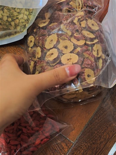 The Importance of Showing Goods to Clients