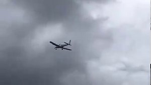 VIDEO: Hansa New Generation (#HansaNG) aircraft, designed and developed by #CSIR-NAL, Ministry of Science & Technology, has successfully made its maiden flight. The aircraft flew at an altitude of 4000 ft. and gained a speed of 80 knots before it made a successful landing. | Dr Jitendra Singh