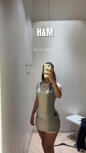 Check out these cutesy dresse feom @H&M 🌸 Comment your favourite one ?😜 #tryonhaul #hm #outfitideasforyou #outfitinspo #fitinspo #summerdress #summerdressinspo #springdresses #hmmerchformation