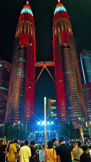Malaysia 🇲🇾 Kulalumpur Petronas Twin towers Klcc view beautiful place trending Vairalvideo