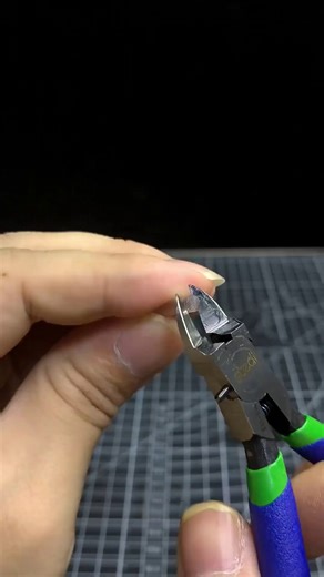 Stedi Tool on Instagram: "Are your model cutters prone to damaging harder parts❓❓ Check out Stedi's new model cutters❗❗Easily cut high-hardness resin and clear PS parts.💯 Compact size, easy to hold, and highly maneuverable.🎉#stedi #gundam #scalemodel #3dprinting"