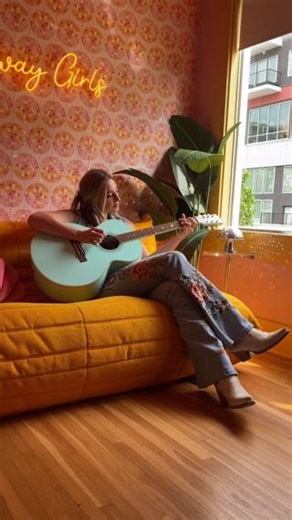 7.7K views · 84 reactions | Whether it’s strumming at home, writing sessions, recording, or live gigs – always for every stage. Get all the specs here: https://ow.ly/xLpg50UBaHA #epiphone #gibsoncustom #foreverystage #inspiredbygibsoncustom #j180ls | Epiphone | Facebook