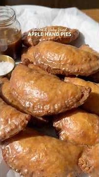 fried apple hand pies 🍎🍂🤎 recipe link in description! #applepie #baking #fallrecipe #dessert