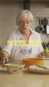 🇺🇸 Out here, far from city centers, recipes were never written down. They survived because someone still remembers how they’re supposed to taste. One Nonna. One kitchen. Centuries of watching, not reading. 🇮🇹 Qui, lontano dai centri città, le ricette non sono mai state scritte. Sono sopravvissute perché qualcuno ricorda ancora come devono sapere. Una Nonna. Una cucina. Secoli di osservazione, non di lettura. #nonna #italy #cucina #cooking #nonni | anana