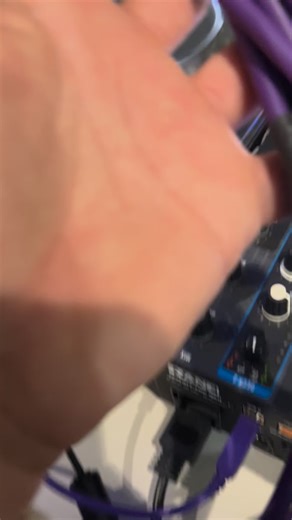 Alittle intro from midi to speaker connection throwback midi haha www.djsideaffex.com/challenges #djmentorship #2026 | Albert Martinez