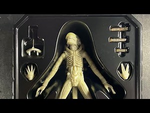 Mezco One:12 Alien Concept Edition Review