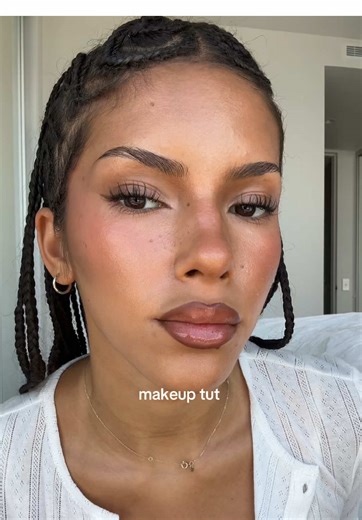 Beach Makeup Tutorial for a Perfect Summer Look