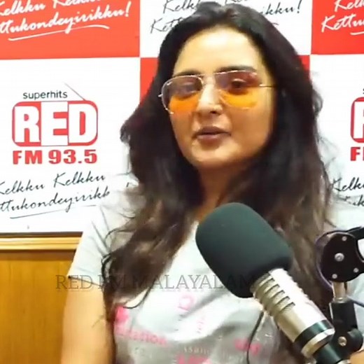 Manju Warrier redcarpet. #redfmmalayalam #manjuwarrier #manju #actress #malayalam #malayalam_tik_tok #trending #throwback #video #latest #fun